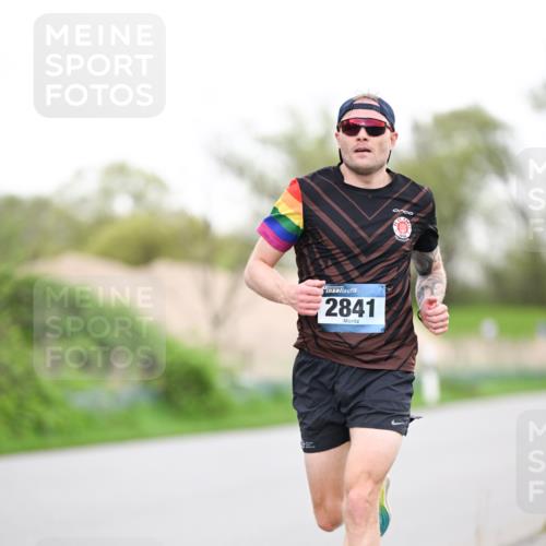 07.04.2024 - 43. Internationalen Wilhelmsburger Insellauf Dr. Thomas Lammeyer http://msf.ph/oto/6037659 07.04.2024 10:22:53 Laufen 2841, 8700 meine-sportfotos.de