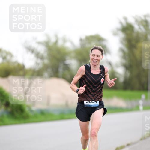 07.04.2024 - 43. Internationalen Wilhelmsburger Insellauf Dr. Thomas Lammeyer http://msf.ph/oto/6037672 07.04.2024 10:22:56 Laufen 0034 meine-sportfotos.de