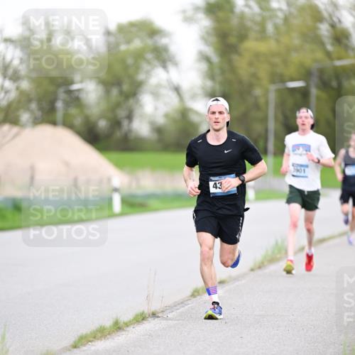 07.04.2024 - 43. Internationalen Wilhelmsburger Insellauf Dr. Thomas Lammeyer http://msf.ph/oto/6037707 07.04.2024 10:23:17 Laufen 43 meine-sportfotos.de