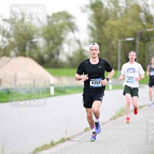07.04.2024 - 43. Internationalen Wilhelmsburger Insellauf Dr. Thomas Lammeyer http://msf.ph/oto/6037708 07.04.2024 10:23:17 Laufen 4, 4357, 2901 meine-sportfotos.de