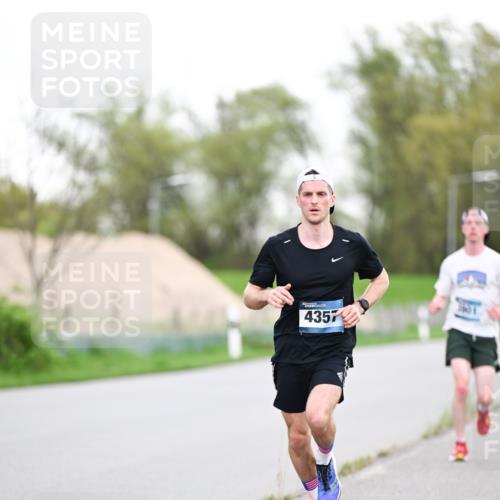 07.04.2024 - 43. Internationalen Wilhelmsburger Insellauf Dr. Thomas Lammeyer http://msf.ph/oto/6037713 07.04.2024 10:23:18 Laufen 4357 meine-sportfotos.de