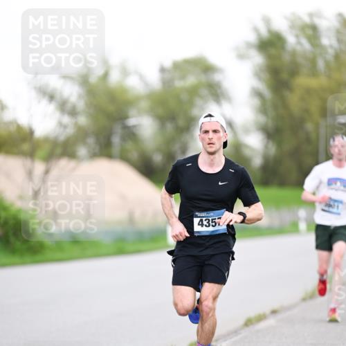 07.04.2024 - 43. Internationalen Wilhelmsburger Insellauf Dr. Thomas Lammeyer http://msf.ph/oto/6037715 07.04.2024 10:23:18 Laufen 4357 meine-sportfotos.de