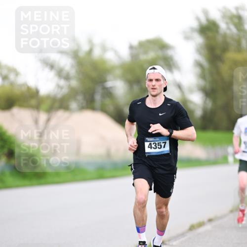 07.04.2024 - 43. Internationalen Wilhelmsburger Insellauf Dr. Thomas Lammeyer http://msf.ph/oto/6037716 07.04.2024 10:23:18 Laufen 4357 meine-sportfotos.de