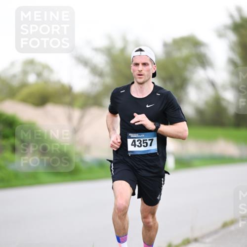 07.04.2024 - 43. Internationalen Wilhelmsburger Insellauf Dr. Thomas Lammeyer http://msf.ph/oto/6037721 07.04.2024 10:23:19 Laufen 4357 meine-sportfotos.de