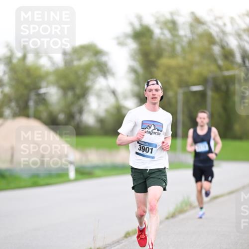 07.04.2024 - 43. Internationalen Wilhelmsburger Insellauf Dr. Thomas Lammeyer http://msf.ph/oto/6037723 07.04.2024 10:23:20 Laufen 3901 meine-sportfotos.de