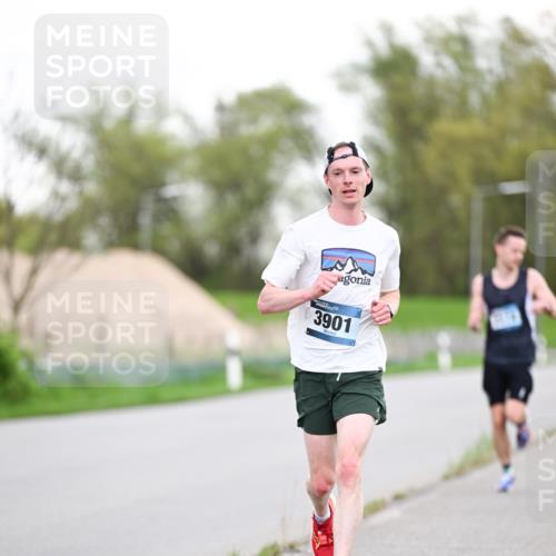 07.04.2024 - 43. Internationalen Wilhelmsburger Insellauf Dr. Thomas Lammeyer http://msf.ph/oto/6037728 07.04.2024 10:23:21 Laufen 3901 meine-sportfotos.de