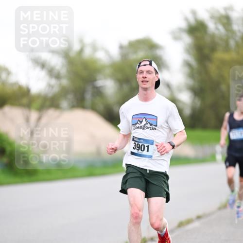 07.04.2024 - 43. Internationalen Wilhelmsburger Insellauf Dr. Thomas Lammeyer http://msf.ph/oto/6037731 07.04.2024 10:23:21 Laufen 3901 meine-sportfotos.de