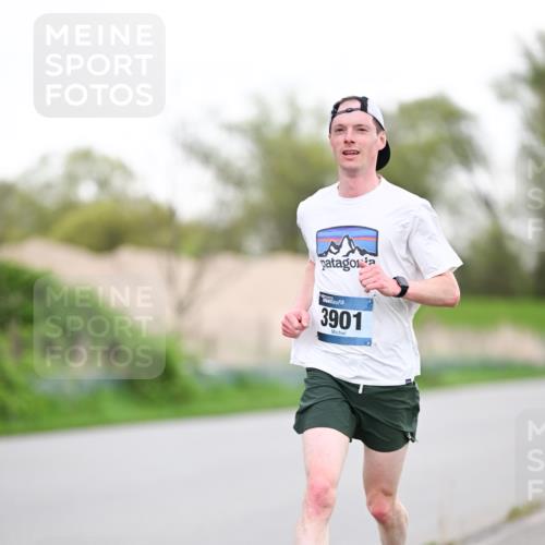 07.04.2024 - 43. Internationalen Wilhelmsburger Insellauf Dr. Thomas Lammeyer http://msf.ph/oto/6037735 07.04.2024 10:23:22 Laufen 3901 meine-sportfotos.de