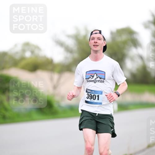 07.04.2024 - 43. Internationalen Wilhelmsburger Insellauf Dr. Thomas Lammeyer http://msf.ph/oto/6037736 07.04.2024 10:23:22 Laufen 3901 meine-sportfotos.de