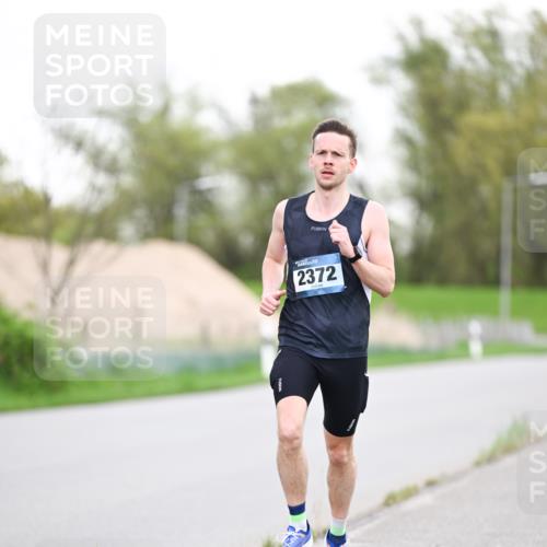 07.04.2024 - 43. Internationalen Wilhelmsburger Insellauf Dr. Thomas Lammeyer http://msf.ph/oto/6037742 07.04.2024 10:23:24 Laufen 2372 meine-sportfotos.de