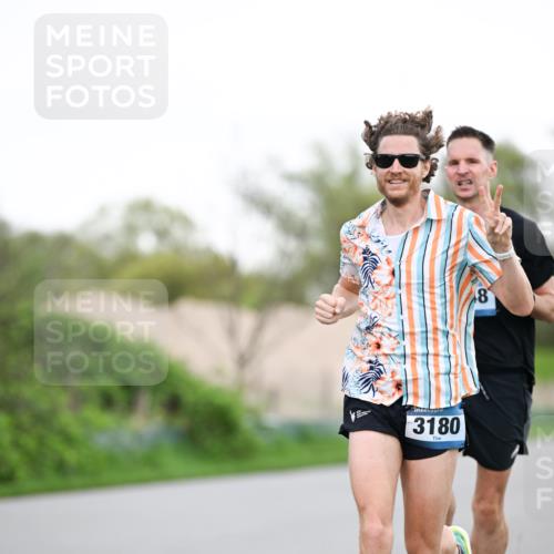 07.04.2024 - 43. Internationalen Wilhelmsburger Insellauf Dr. Thomas Lammeyer http://msf.ph/oto/6037757 07.04.2024 10:23:40 Laufen 3180, 8 meine-sportfotos.de