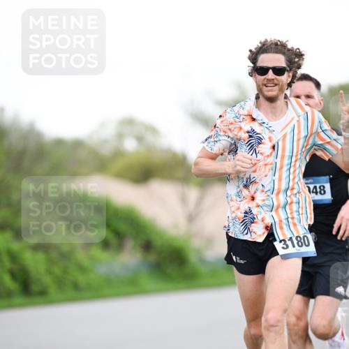07.04.2024 - 43. Internationalen Wilhelmsburger Insellauf Dr. Thomas Lammeyer http://msf.ph/oto/6037759 07.04.2024 10:23:40 Laufen 3180, 48 meine-sportfotos.de