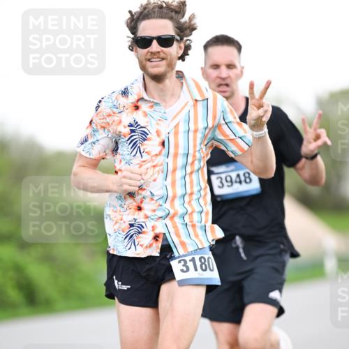 07.04.2024 - 43. Internationalen Wilhelmsburger Insellauf Dr. Thomas Lammeyer http://msf.ph/oto/6037761 07.04.2024 10:23:41 Laufen 3180, 3948 meine-sportfotos.de