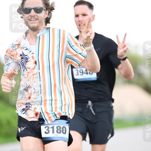 07.04.2024 - 43. Internationalen Wilhelmsburger Insellauf Dr. Thomas Lammeyer http://msf.ph/oto/6037764 07.04.2024 10:23:41 Laufen 3946, 3180 meine-sportfotos.de