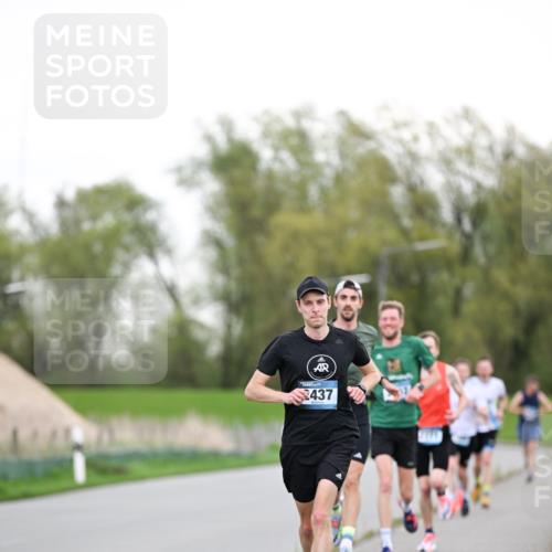 07.04.2024 - 43. Internationalen Wilhelmsburger Insellauf Dr. Thomas Lammeyer http://msf.ph/oto/6037766 07.04.2024 10:23:46 Laufen 2437 meine-sportfotos.de