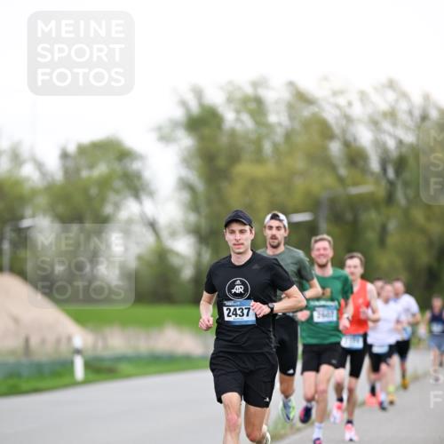 07.04.2024 - 43. Internationalen Wilhelmsburger Insellauf Dr. Thomas Lammeyer http://msf.ph/oto/6037769 07.04.2024 10:23:46 Laufen 2437 meine-sportfotos.de