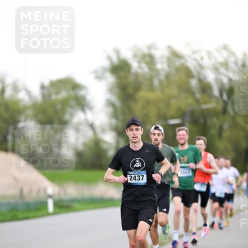 07.04.2024 - 43. Internationalen Wilhelmsburger Insellauf Dr. Thomas Lammeyer http://msf.ph/oto/6037770 07.04.2024 10:23:46 Laufen 2437, 3607 meine-sportfotos.de
