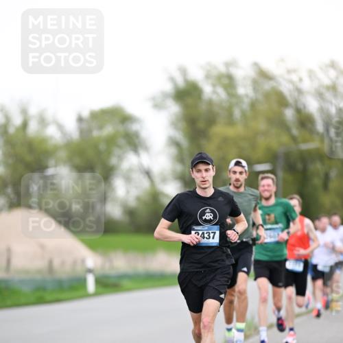07.04.2024 - 43. Internationalen Wilhelmsburger Insellauf Dr. Thomas Lammeyer http://msf.ph/oto/6037771 07.04.2024 10:23:46 Laufen 2437 meine-sportfotos.de