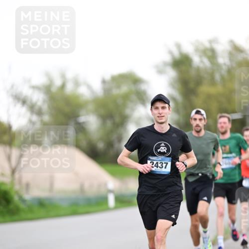 07.04.2024 - 43. Internationalen Wilhelmsburger Insellauf Dr. Thomas Lammeyer http://msf.ph/oto/6037776 07.04.2024 10:23:47 Laufen 2437 meine-sportfotos.de