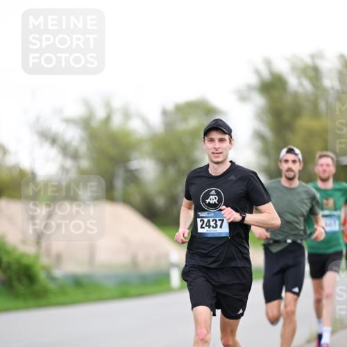 07.04.2024 - 43. Internationalen Wilhelmsburger Insellauf Dr. Thomas Lammeyer http://msf.ph/oto/6037778 07.04.2024 10:23:47 Laufen 2437 meine-sportfotos.de
