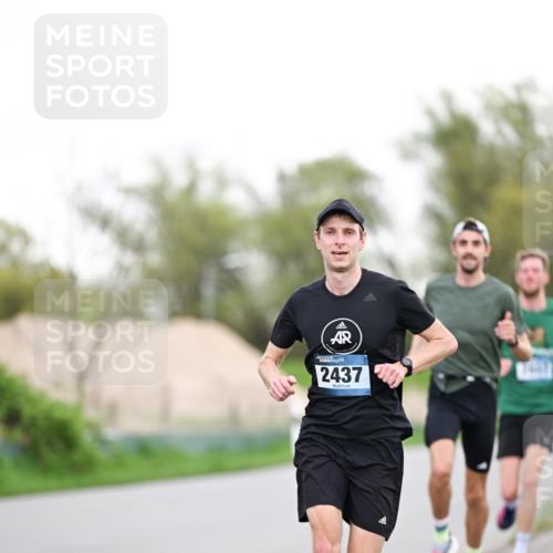 07.04.2024 - 43. Internationalen Wilhelmsburger Insellauf Dr. Thomas Lammeyer http://msf.ph/oto/6037779 07.04.2024 10:23:47 Laufen 2437 meine-sportfotos.de