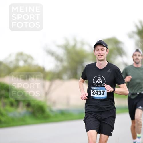 07.04.2024 - 43. Internationalen Wilhelmsburger Insellauf Dr. Thomas Lammeyer http://msf.ph/oto/6037782 07.04.2024 10:23:48 Laufen 2437 meine-sportfotos.de