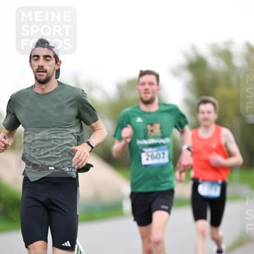 07.04.2024 - 43. Internationalen Wilhelmsburger Insellauf Dr. Thomas Lammeyer http://msf.ph/oto/6037787 07.04.2024 10:23:50 Laufen 2607 meine-sportfotos.de