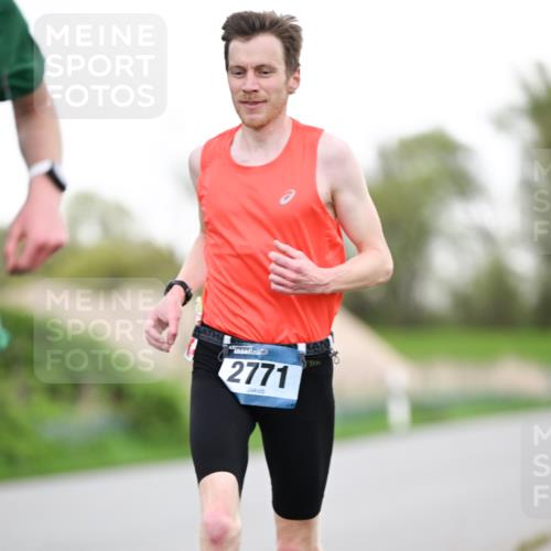 07.04.2024 - 43. Internationalen Wilhelmsburger Insellauf Dr. Thomas Lammeyer http://msf.ph/oto/6037799 07.04.2024 10:23:52 Laufen 2771 meine-sportfotos.de