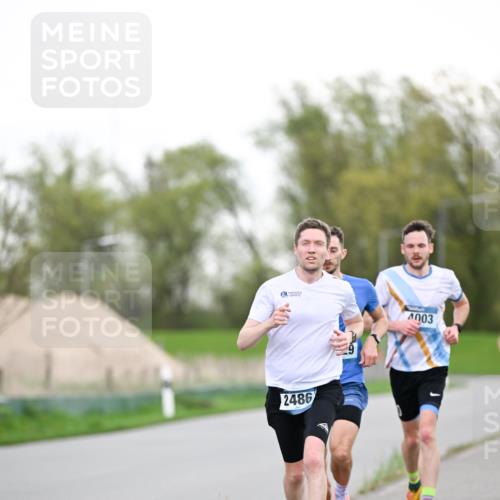 07.04.2024 - 43. Internationalen Wilhelmsburger Insellauf Dr. Thomas Lammeyer http://msf.ph/oto/6037801 07.04.2024 10:23:53 Laufen 2486, 4003 meine-sportfotos.de