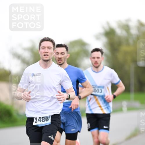 07.04.2024 - 43. Internationalen Wilhelmsburger Insellauf Dr. Thomas Lammeyer http://msf.ph/oto/6037813 07.04.2024 10:23:55 Laufen 2486, 003 meine-sportfotos.de
