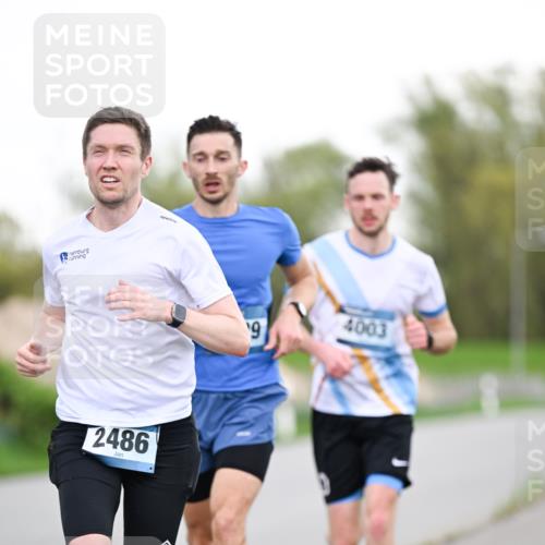 07.04.2024 - 43. Internationalen Wilhelmsburger Insellauf Dr. Thomas Lammeyer http://msf.ph/oto/6037815 07.04.2024 10:23:56 Laufen 2486, 9, 4003 meine-sportfotos.de