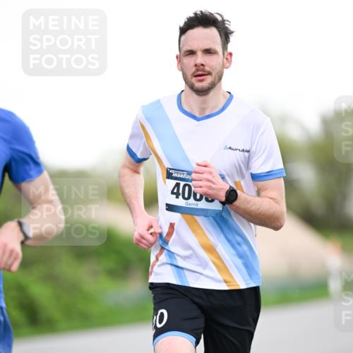 07.04.2024 - 43. Internationalen Wilhelmsburger Insellauf Dr. Thomas Lammeyer http://msf.ph/oto/6037824 07.04.2024 10:23:57 Laufen 43, 400, 10 meine-sportfotos.de