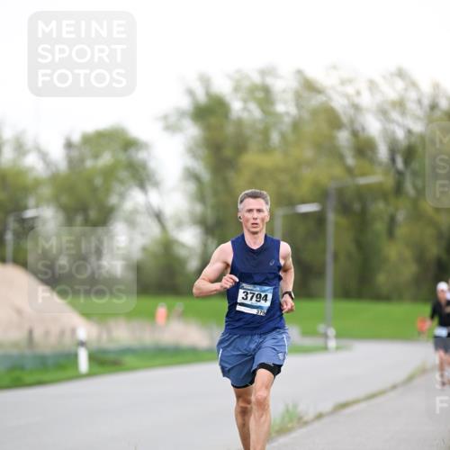 07.04.2024 - 43. Internationalen Wilhelmsburger Insellauf Dr. Thomas Lammeyer http://msf.ph/oto/6037825 07.04.2024 10:23:59 Laufen 3794, 379 meine-sportfotos.de