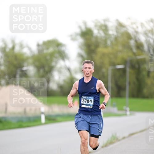 07.04.2024 - 43. Internationalen Wilhelmsburger Insellauf Dr. Thomas Lammeyer http://msf.ph/oto/6037829 07.04.2024 10:24:00 Laufen 3794, 3794 meine-sportfotos.de
