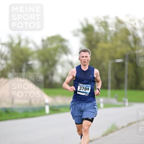 07.04.2024 - 43. Internationalen Wilhelmsburger Insellauf Dr. Thomas Lammeyer http://msf.ph/oto/6037831 07.04.2024 10:24:00 Laufen 3794, 3794 meine-sportfotos.de