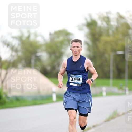 07.04.2024 - 43. Internationalen Wilhelmsburger Insellauf Dr. Thomas Lammeyer http://msf.ph/oto/6037834 07.04.2024 10:24:01 Laufen 3794, 3794 meine-sportfotos.de