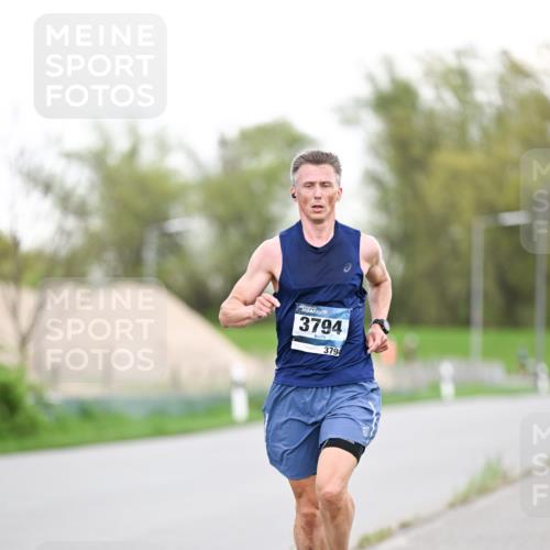 07.04.2024 - 43. Internationalen Wilhelmsburger Insellauf Dr. Thomas Lammeyer http://msf.ph/oto/6037835 07.04.2024 10:24:01 Laufen 3794, 3794 meine-sportfotos.de