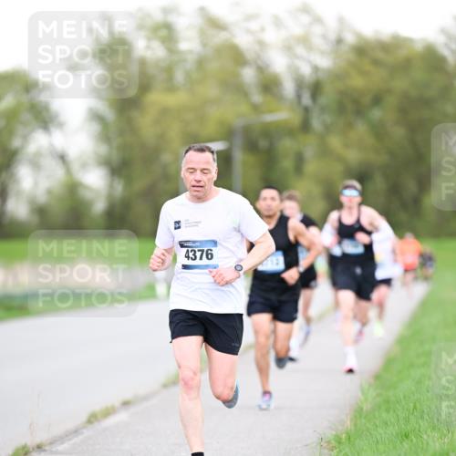 07.04.2024 - 43. Internationalen Wilhelmsburger Insellauf Dr. Thomas Lammeyer http://msf.ph/oto/6037941 07.04.2024 10:25:07 Laufen 4376 meine-sportfotos.de