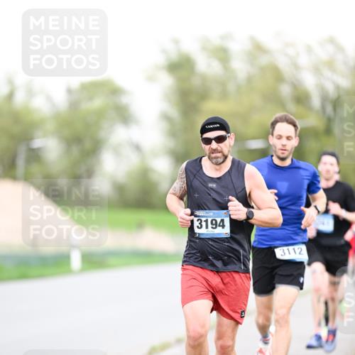 07.04.2024 - 43. Internationalen Wilhelmsburger Insellauf Dr. Thomas Lammeyer http://msf.ph/oto/6038255 07.04.2024 10:26:32 Laufen 3194, 3112 meine-sportfotos.de