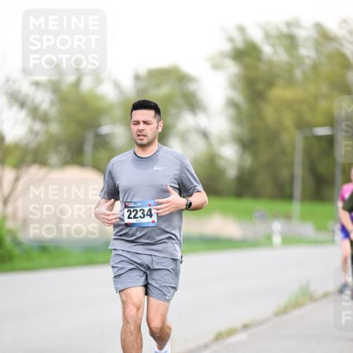 07.04.2024 - 43. Internationalen Wilhelmsburger Insellauf Dr. Thomas Lammeyer http://msf.ph/oto/6038288 07.04.2024 10:26:39 Laufen 2234 meine-sportfotos.de