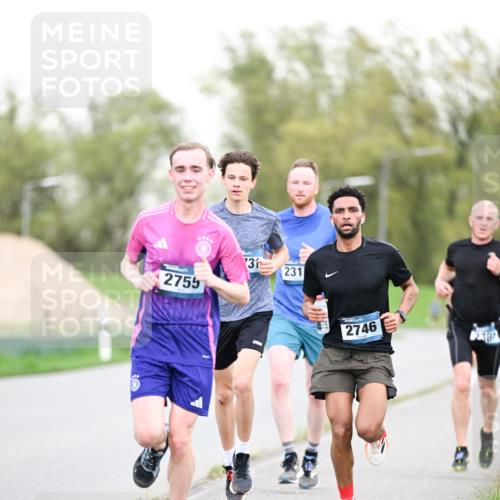 07.04.2024 - 43. Internationalen Wilhelmsburger Insellauf Dr. Thomas Lammeyer http://msf.ph/oto/6038314 07.04.2024 10:26:45 Laufen 2755, 31, 231, 2746, 238 meine-sportfotos.de