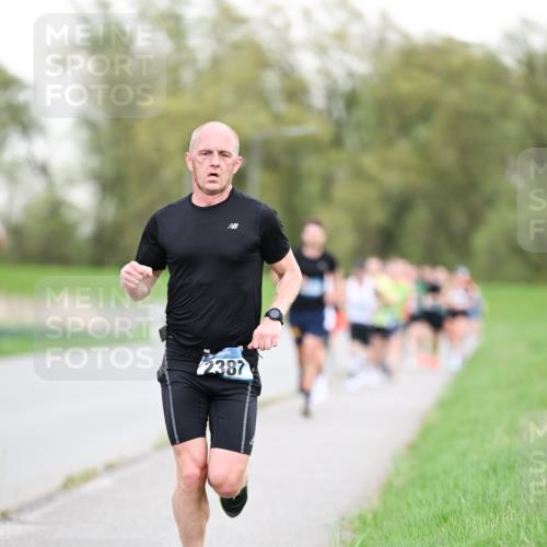 07.04.2024 - 43. Internationalen Wilhelmsburger Insellauf Dr. Thomas Lammeyer http://msf.ph/oto/6038328 07.04.2024 10:26:48 Laufen 2387 meine-sportfotos.de
