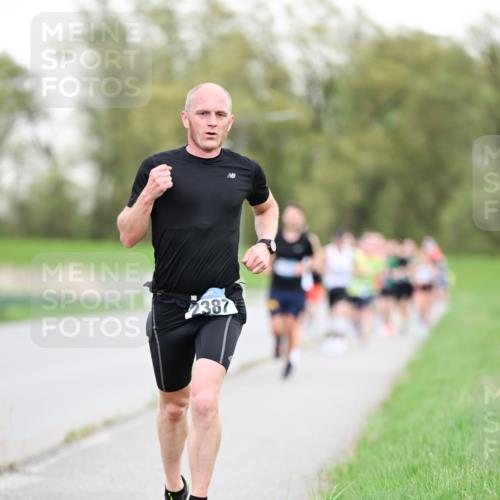 07.04.2024 - 43. Internationalen Wilhelmsburger Insellauf Dr. Thomas Lammeyer http://msf.ph/oto/6038329 07.04.2024 10:26:48 Laufen 2387 meine-sportfotos.de