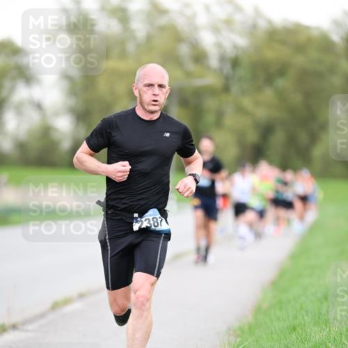 07.04.2024 - 43. Internationalen Wilhelmsburger Insellauf Dr. Thomas Lammeyer http://msf.ph/oto/6038330 07.04.2024 10:26:48 Laufen 2387 meine-sportfotos.de