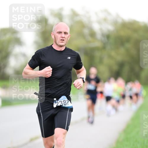 07.04.2024 - 43. Internationalen Wilhelmsburger Insellauf Dr. Thomas Lammeyer http://msf.ph/oto/6038335 07.04.2024 10:26:49 Laufen 2387 meine-sportfotos.de