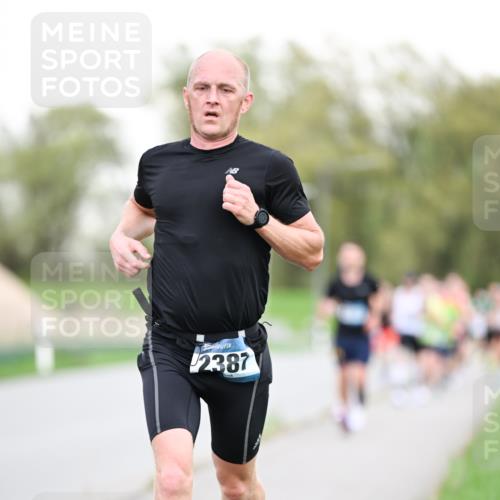 07.04.2024 - 43. Internationalen Wilhelmsburger Insellauf Dr. Thomas Lammeyer http://msf.ph/oto/6038337 07.04.2024 10:26:49 Laufen 2387 meine-sportfotos.de
