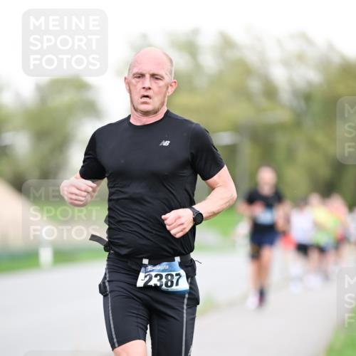 07.04.2024 - 43. Internationalen Wilhelmsburger Insellauf Dr. Thomas Lammeyer http://msf.ph/oto/6038338 07.04.2024 10:26:49 Laufen 2387 meine-sportfotos.de