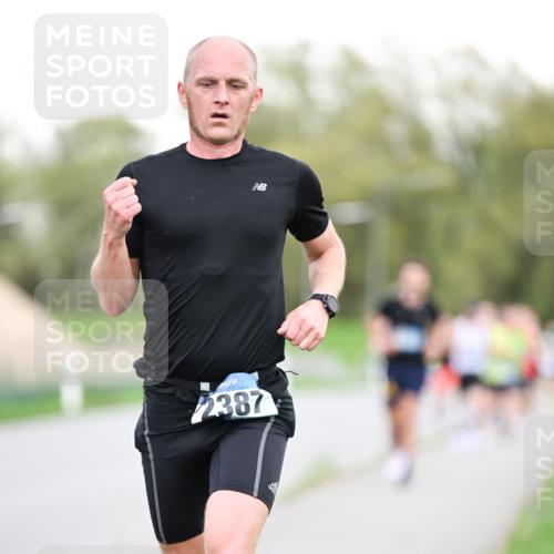 07.04.2024 - 43. Internationalen Wilhelmsburger Insellauf Dr. Thomas Lammeyer http://msf.ph/oto/6038339 07.04.2024 10:26:49 Laufen 2387 meine-sportfotos.de