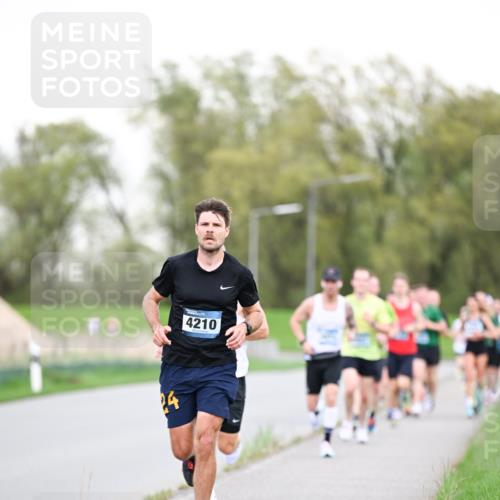 07.04.2024 - 43. Internationalen Wilhelmsburger Insellauf Dr. Thomas Lammeyer http://msf.ph/oto/6038342 07.04.2024 10:26:54 Laufen 24, 4210 meine-sportfotos.de