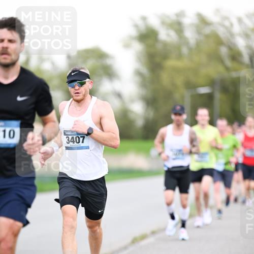 07.04.2024 - 43. Internationalen Wilhelmsburger Insellauf Dr. Thomas Lammeyer http://msf.ph/oto/6038357 07.04.2024 10:26:57 Laufen 10, 10, 3407 meine-sportfotos.de